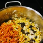 Ofen-Süßkartoffel-Tacos mit bunter Veggie-Füllung